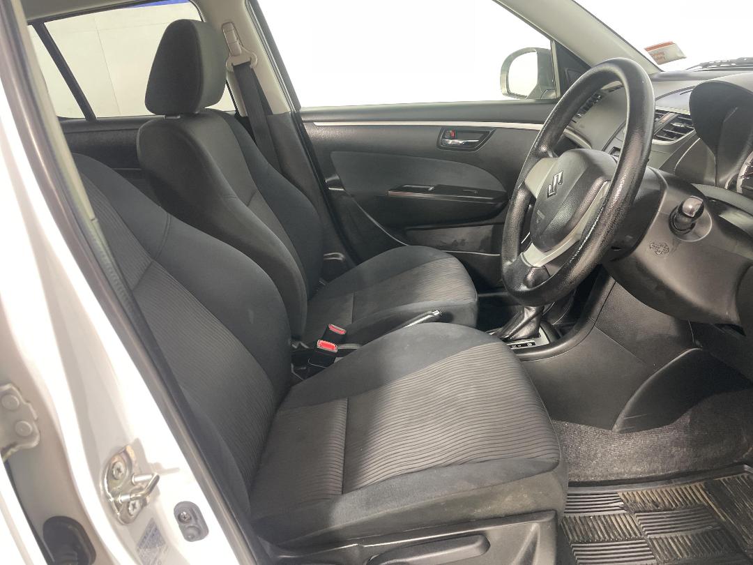 Photo '16' of Suzuki Swift