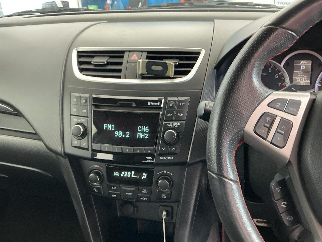 Photo '11' of Suzuki Swift Sport