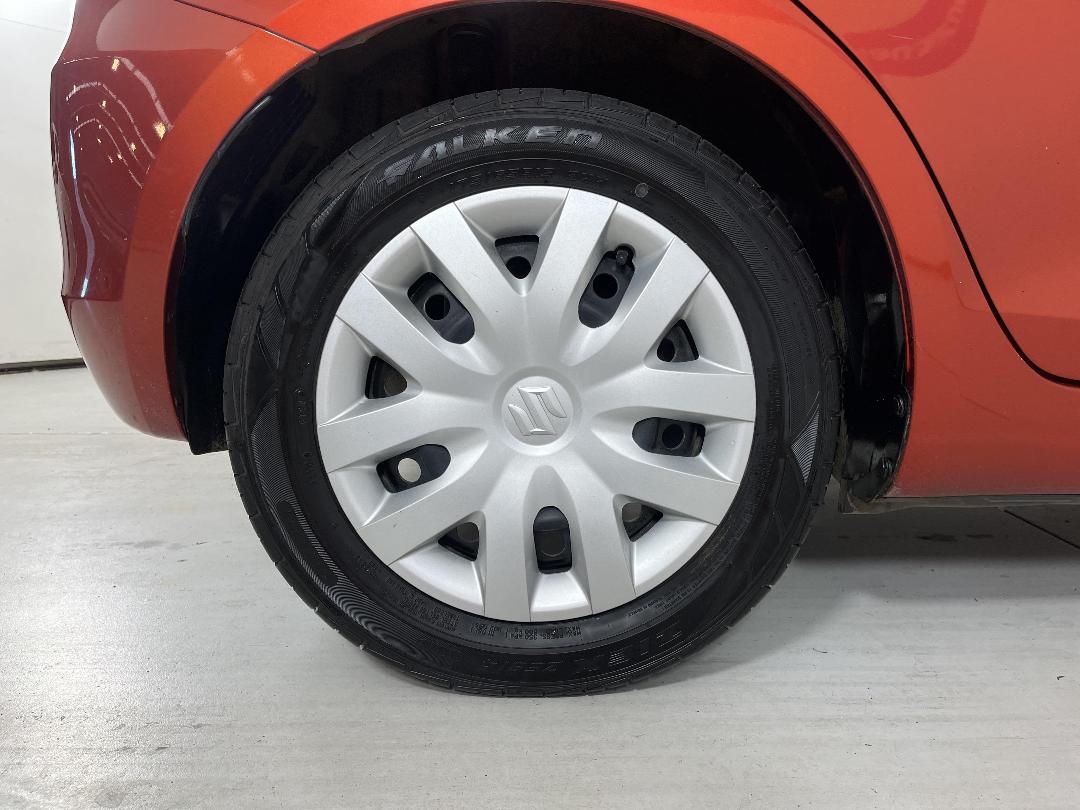 Photo '12' of Suzuki Swift Photo '12' of Suzuki Swift