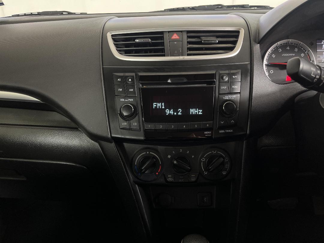 Photo '18' of Suzuki Swift Photo '18' of Suzuki Swift