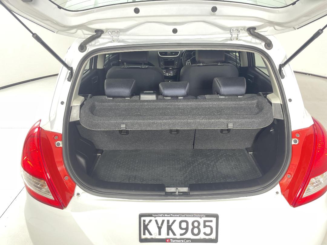 Photo '14' of Suzuki Swift Photo '14' of Suzuki Swift