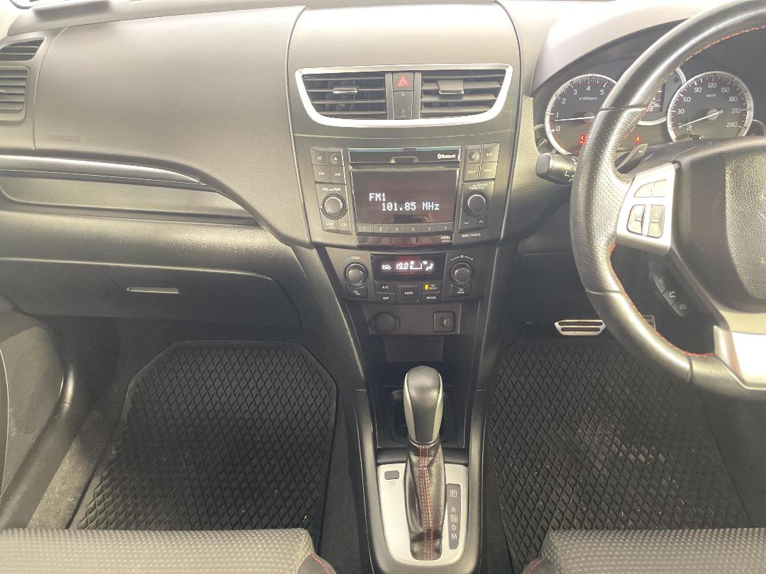 Photo '18' of Suzuki Swift Photo '18' of Suzuki Swift