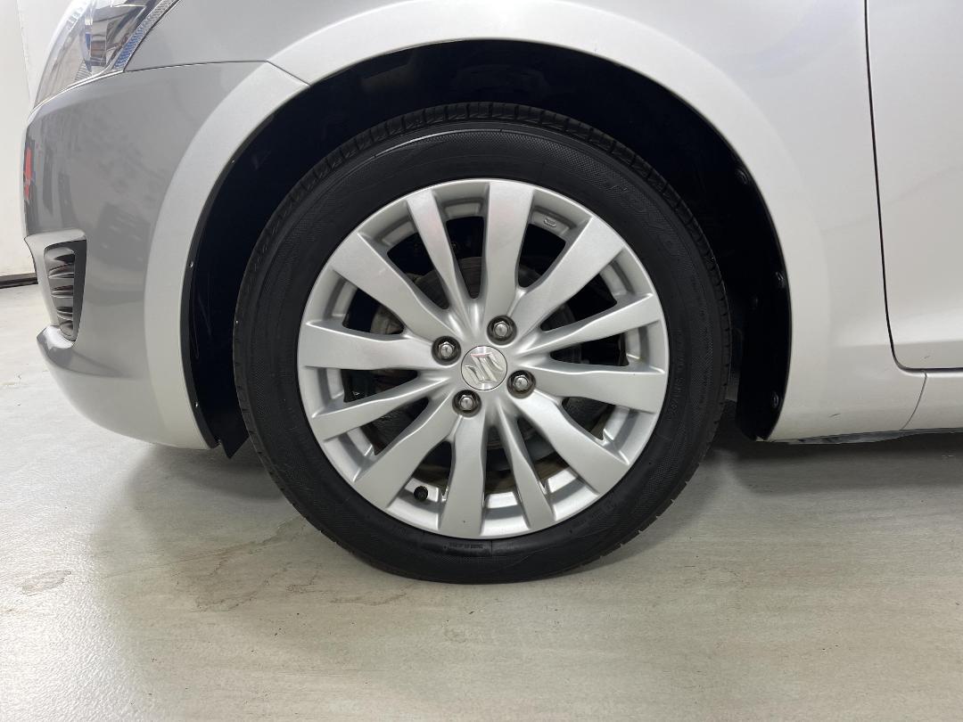 Photo '10' of Suzuki Swift