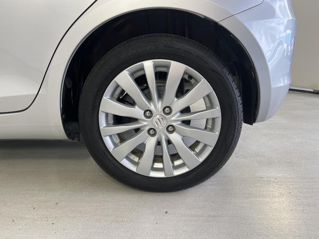 Photo '11' of Suzuki Swift