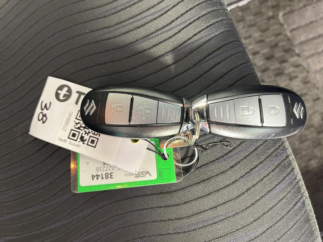 Photo '22' of Suzuki Swift