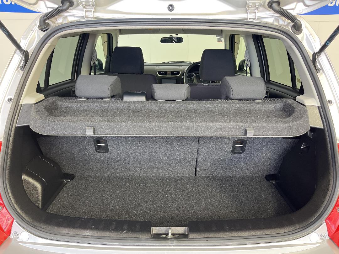 Photo '14' of Suzuki Swift