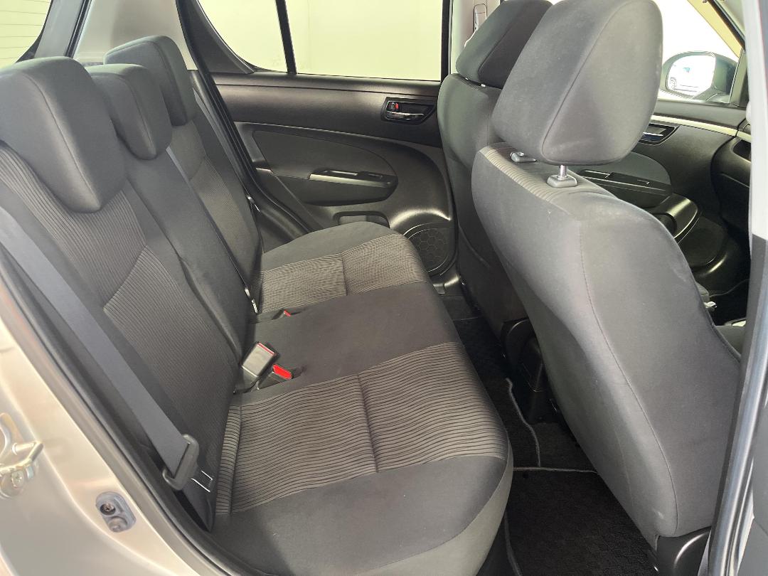 Photo '20' of Suzuki Swift