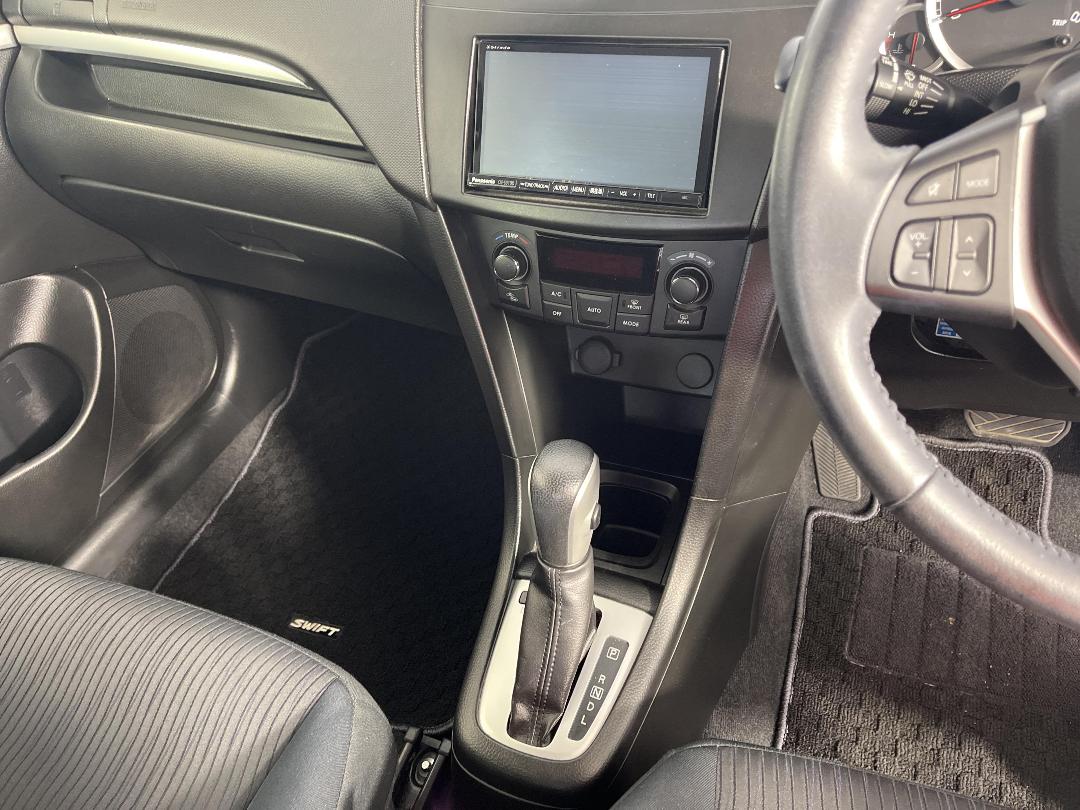 Photo '18' of Suzuki Swift