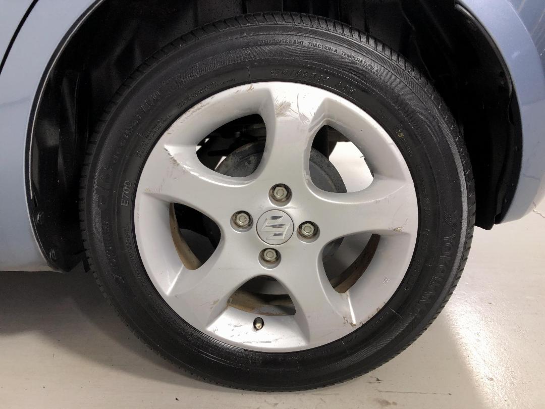 Photo '11' of Suzuki Swift