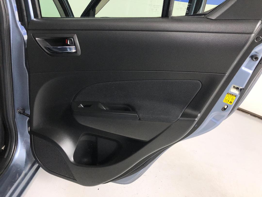 Photo '19' of Suzuki Swift