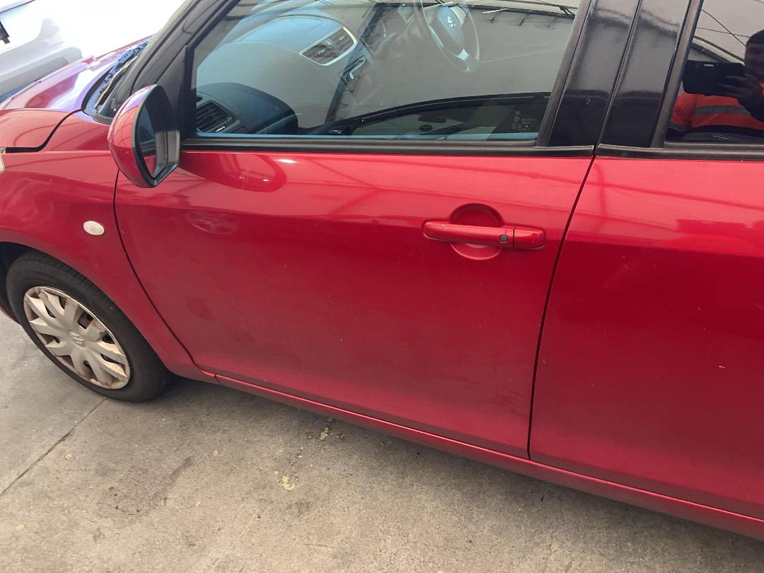 Photo '8' of Suzuki Swift