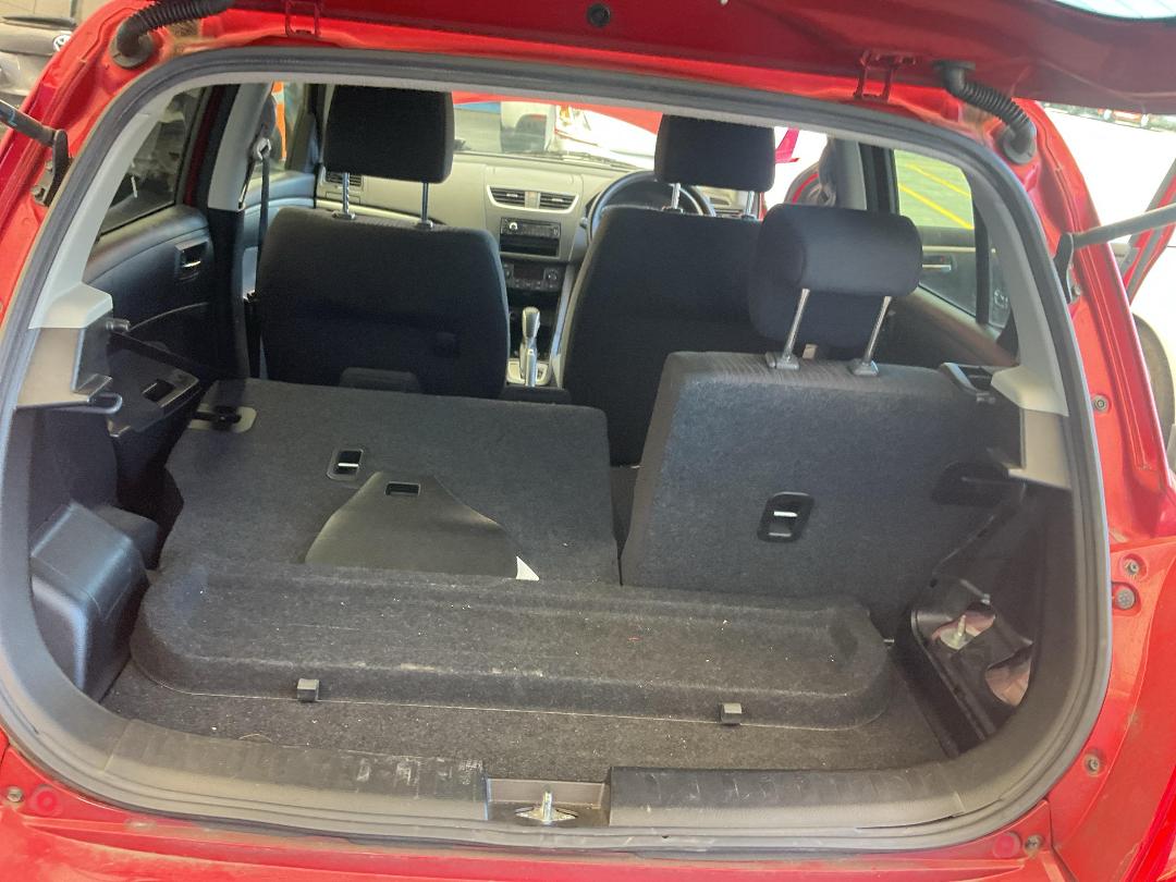 Photo '23' of Suzuki Swift