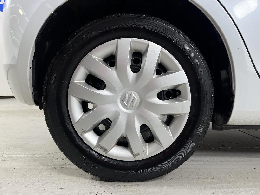 Photo '12' of Suzuki Swift Photo '12' of Suzuki Swift