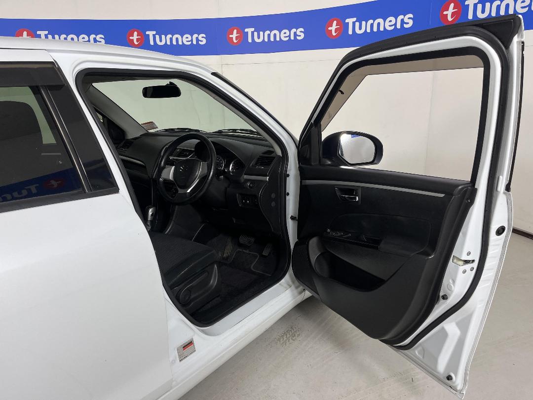 Photo '15' of Suzuki Swift Photo '15' of Suzuki Swift