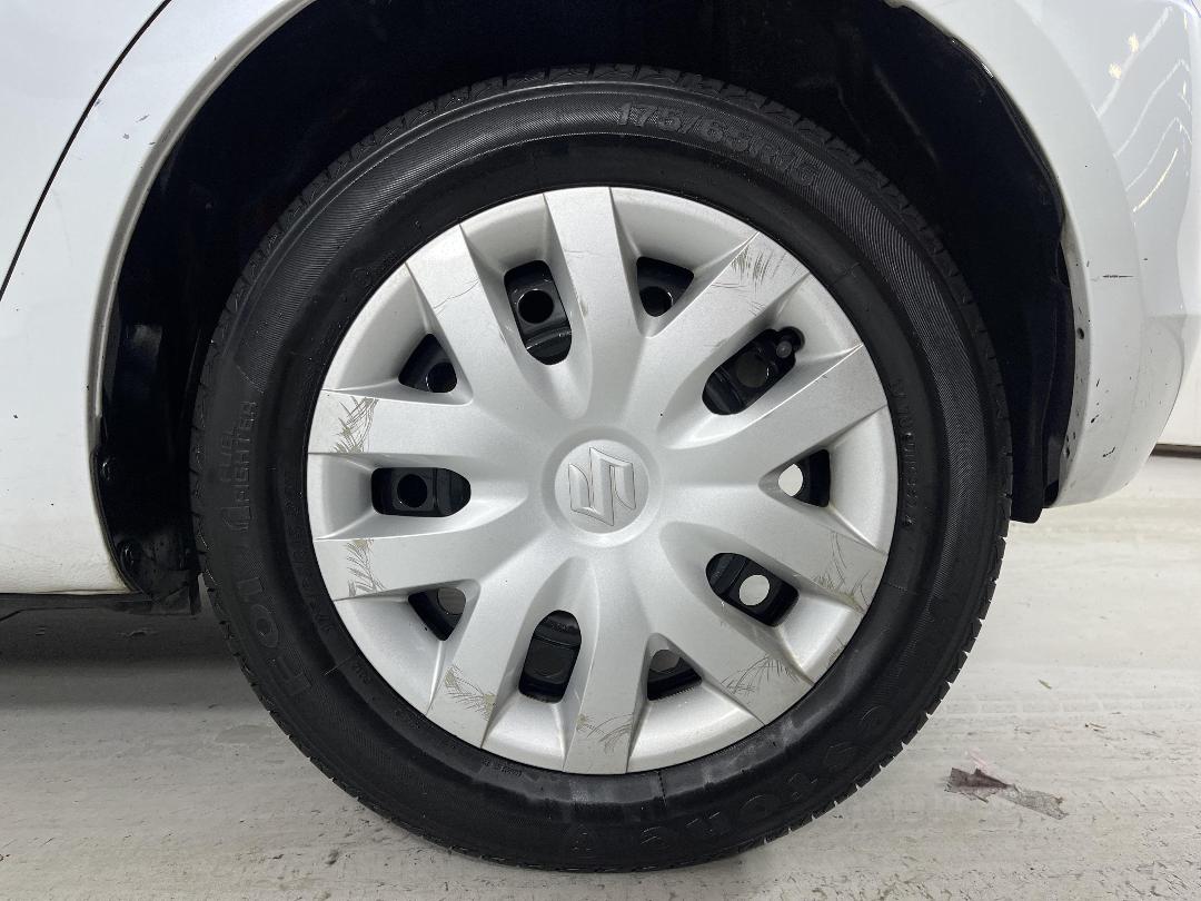 Photo '11' of Suzuki Swift Photo '11' of Suzuki Swift