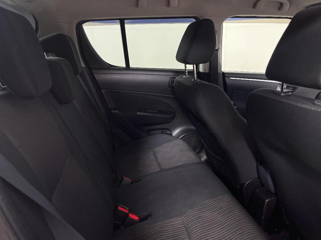 Photo '20' of Suzuki Swift Photo '20' of Suzuki Swift