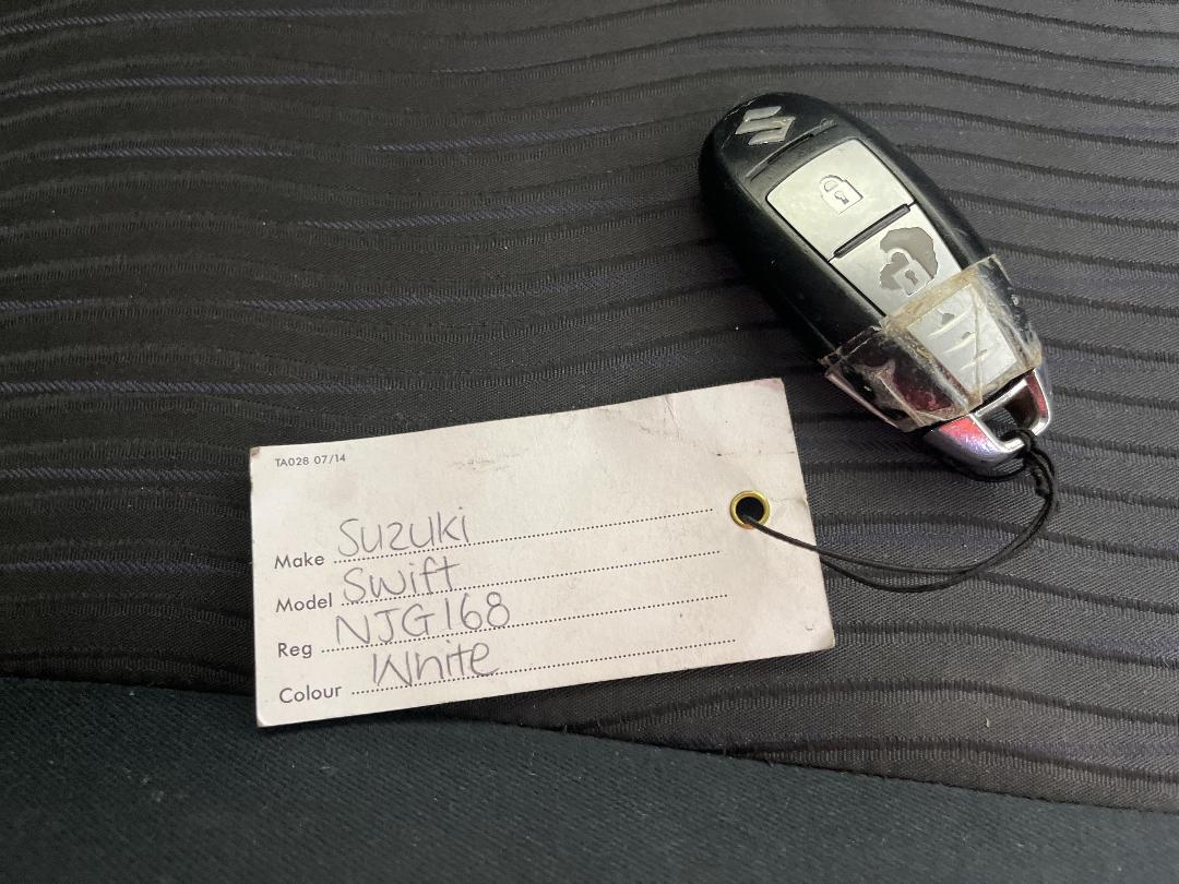 Photo '22' of Suzuki Swift Photo '22' of Suzuki Swift