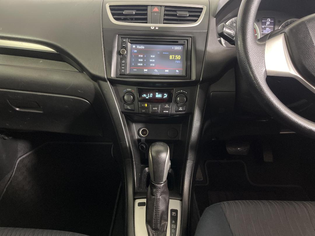 Photo '18' of Suzuki Swift Photo '18' of Suzuki Swift