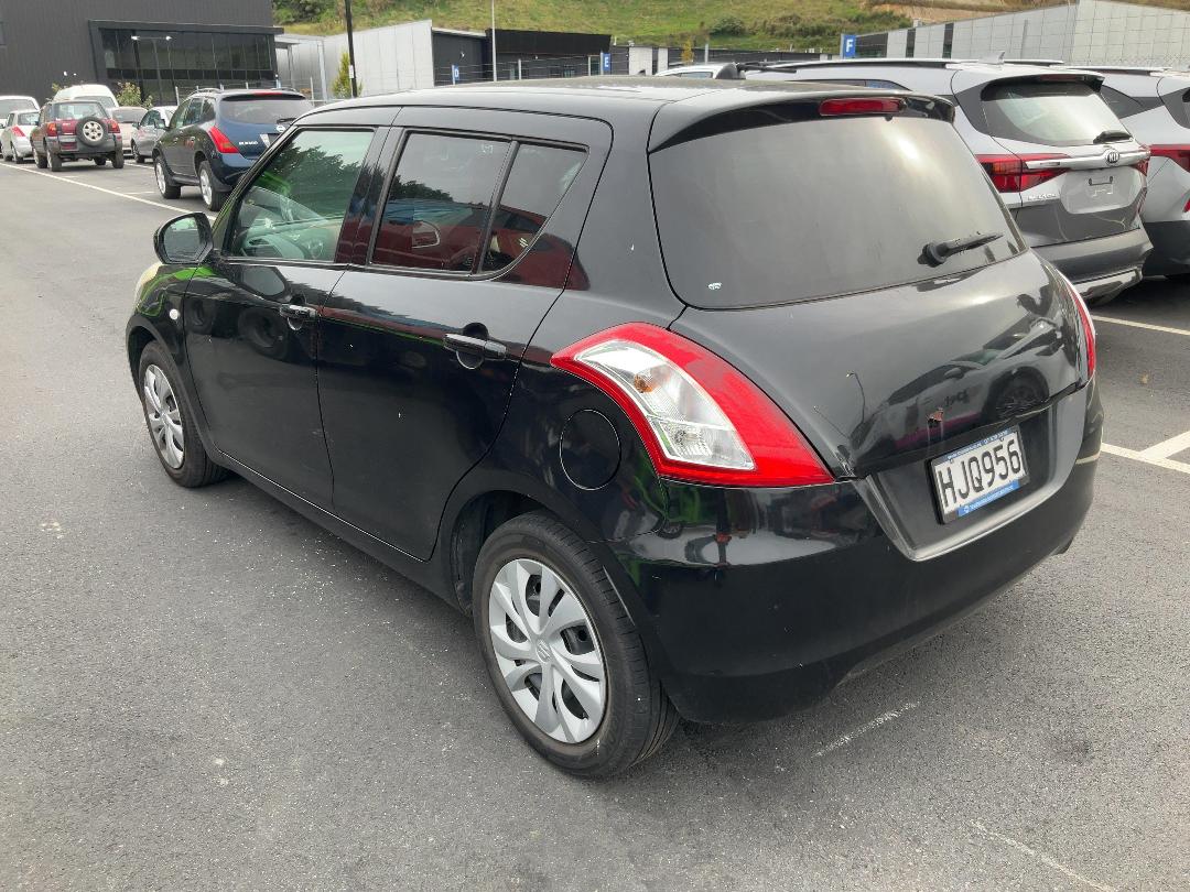 Photo '4' of Suzuki Swift