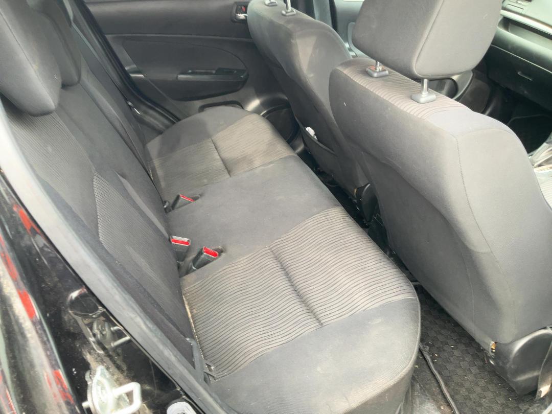 Photo '19' of Suzuki Swift