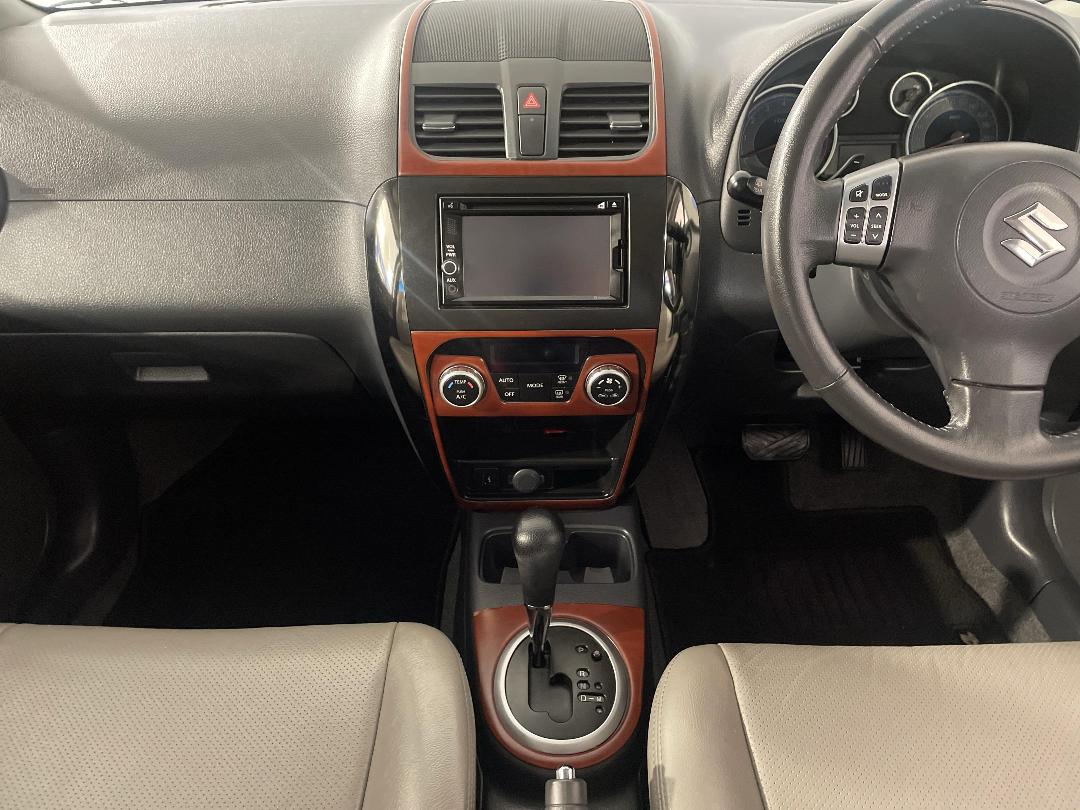 Photo '18' of Suzuki SX4