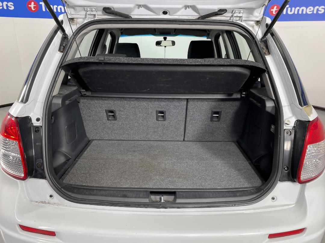 Photo '14' of Suzuki SX4 Photo '14' of Suzuki SX4