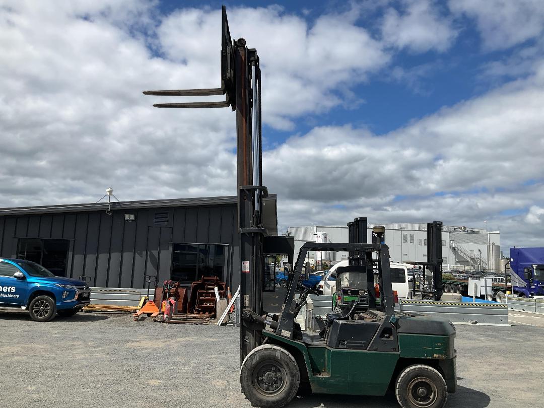 Photo '11' of TCM FD45Z7 Forklift