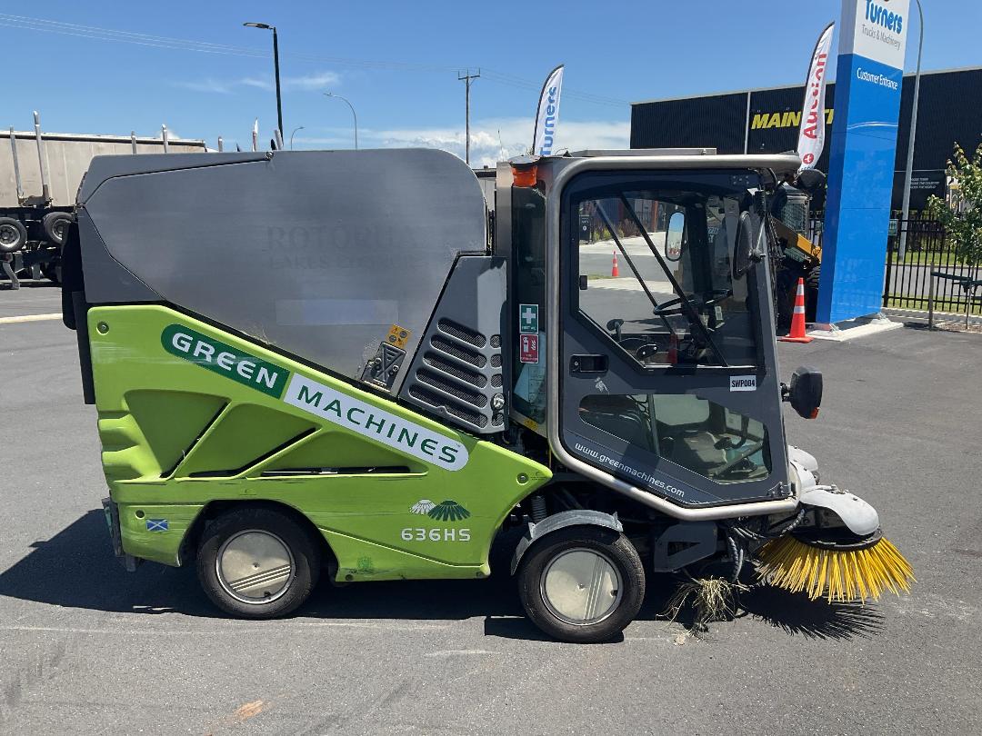 Photo '3' of Tennant Green Machine 636 Sweeper
