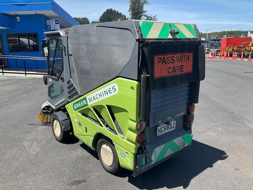 Photo '6' of Tennant Green Machine 636 Sweeper