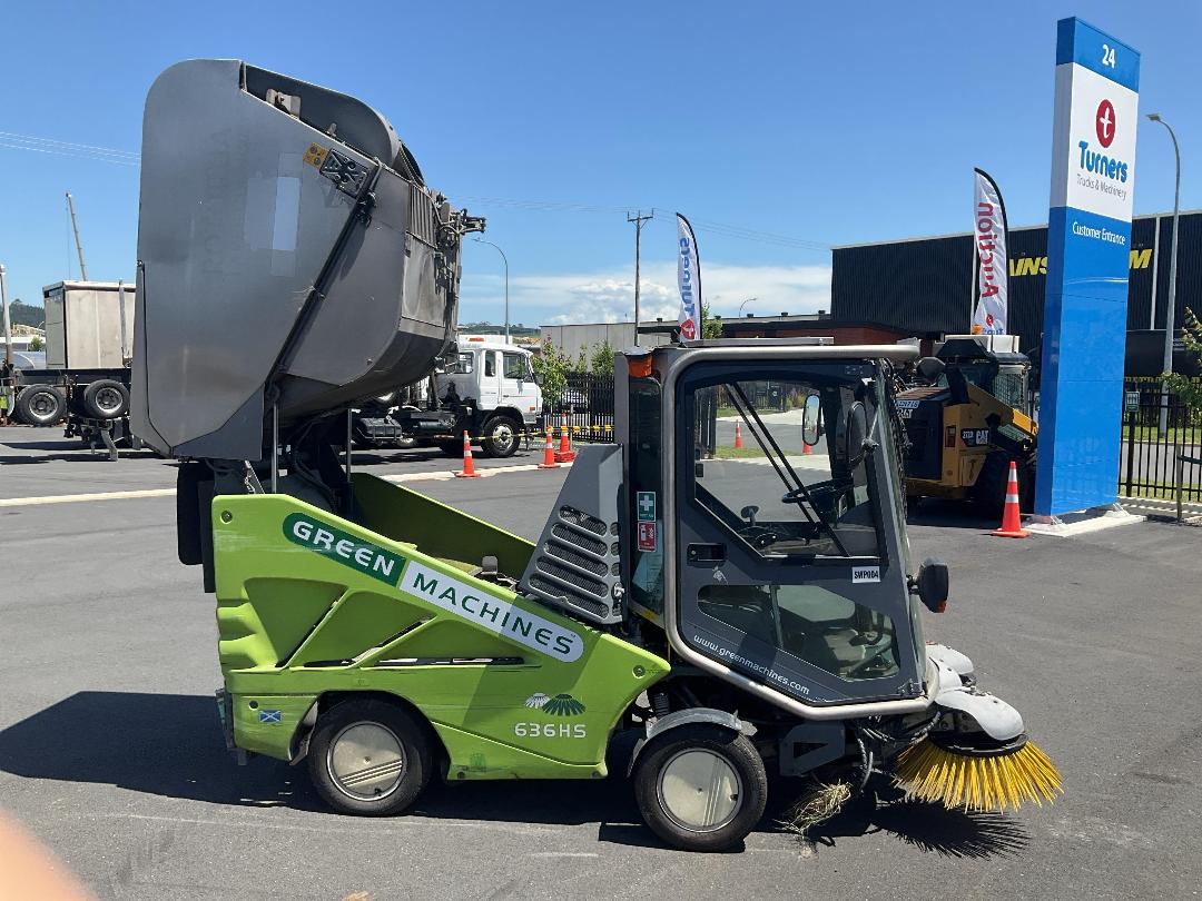 Photo '14' of Tennant Green Machine 636 Sweeper