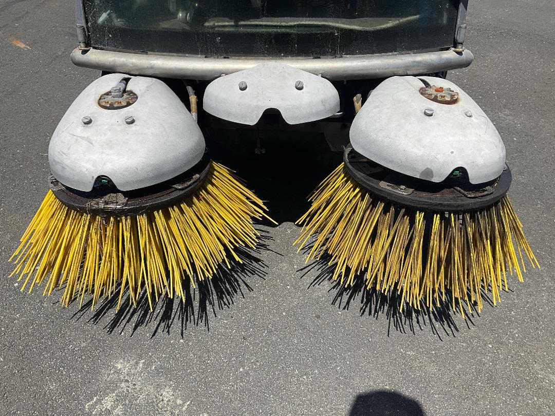 Photo '23' of Tennant Green Machine 636 Sweeper