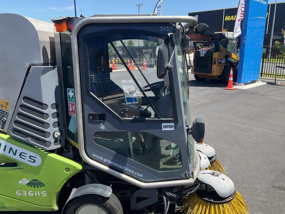 Photo '28' of Tennant Green Machine 636 Sweeper