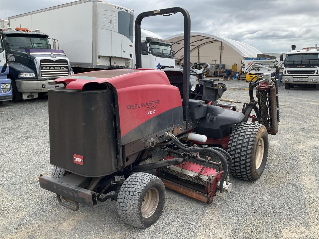 Photo '4' of Toro Reelmaster 7000 Lawnmower