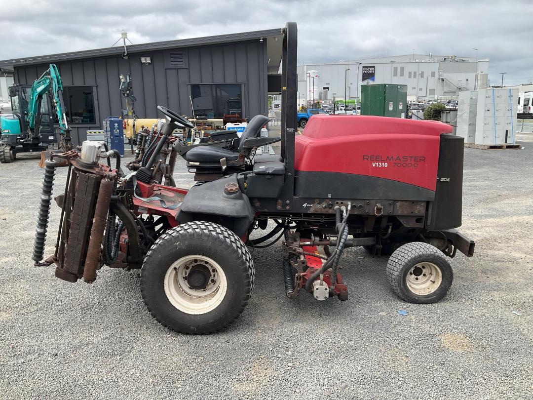 Photo '7' of Toro Reelmaster 7000 Lawnmower