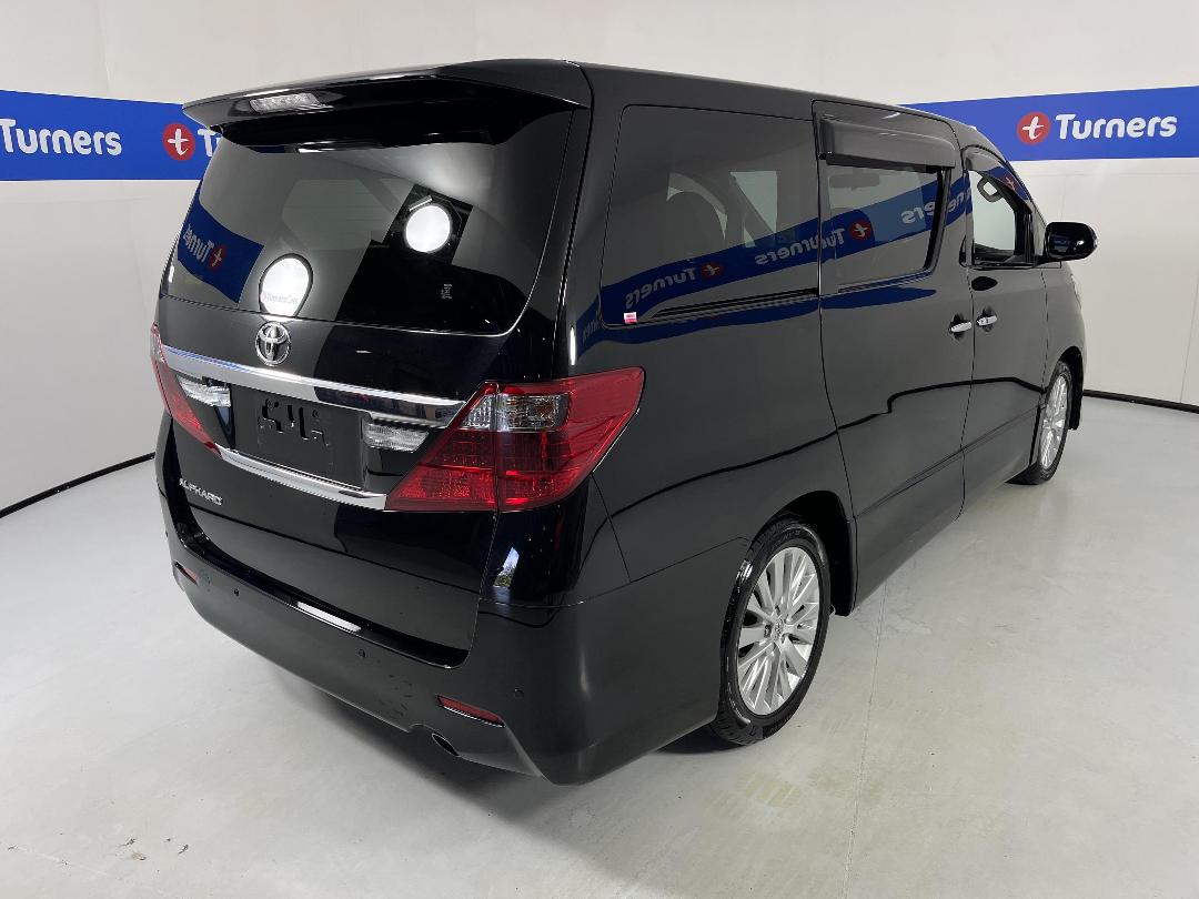 Photo '7' of Toyota Alphard