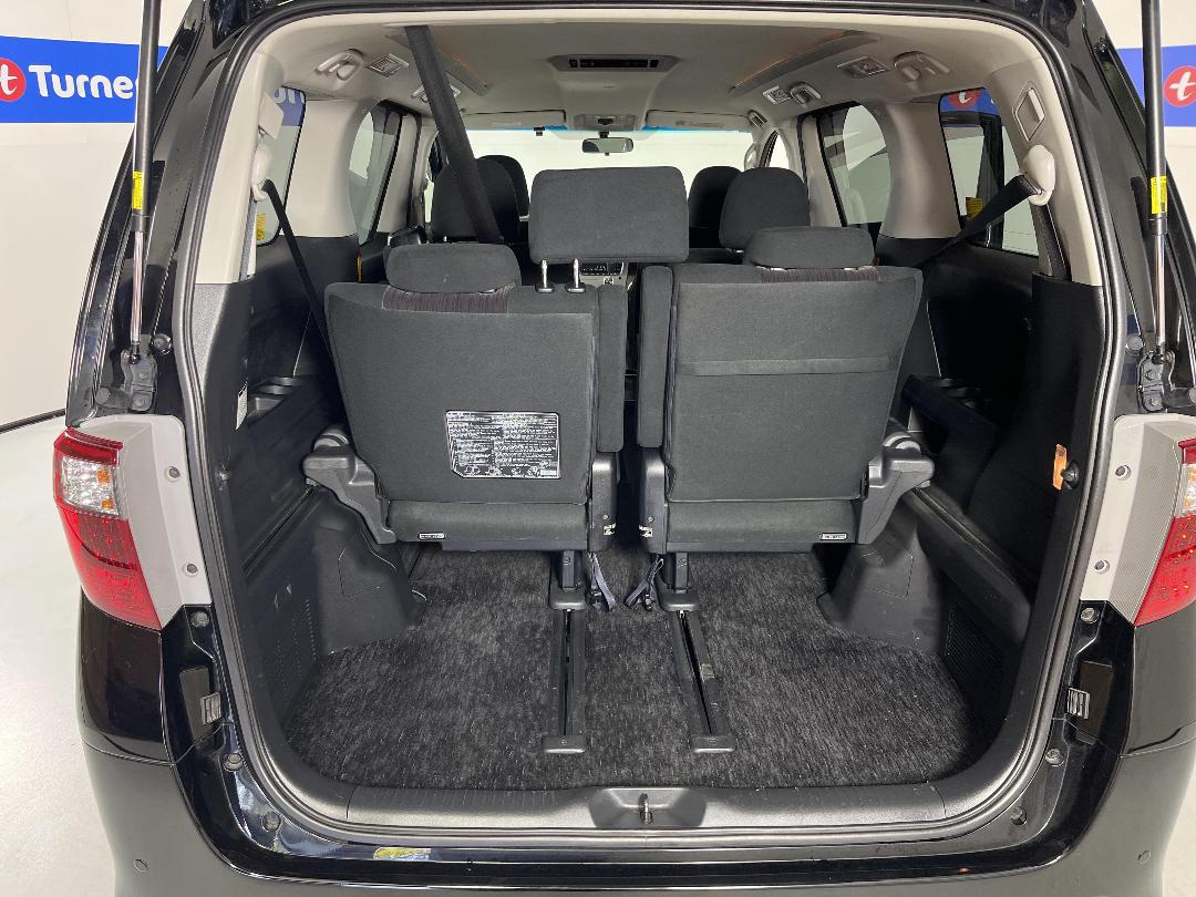 Photo '14' of Toyota Alphard