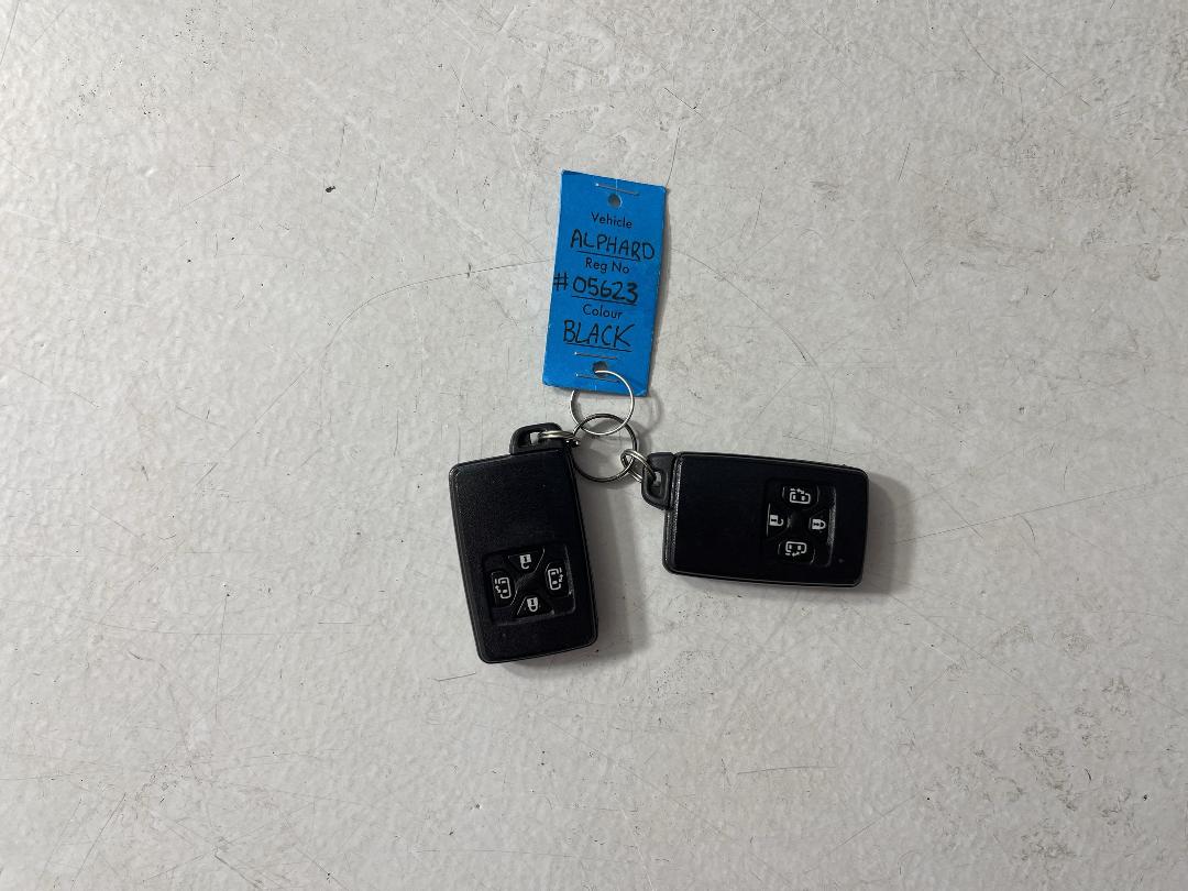 Photo '21' of Toyota Alphard