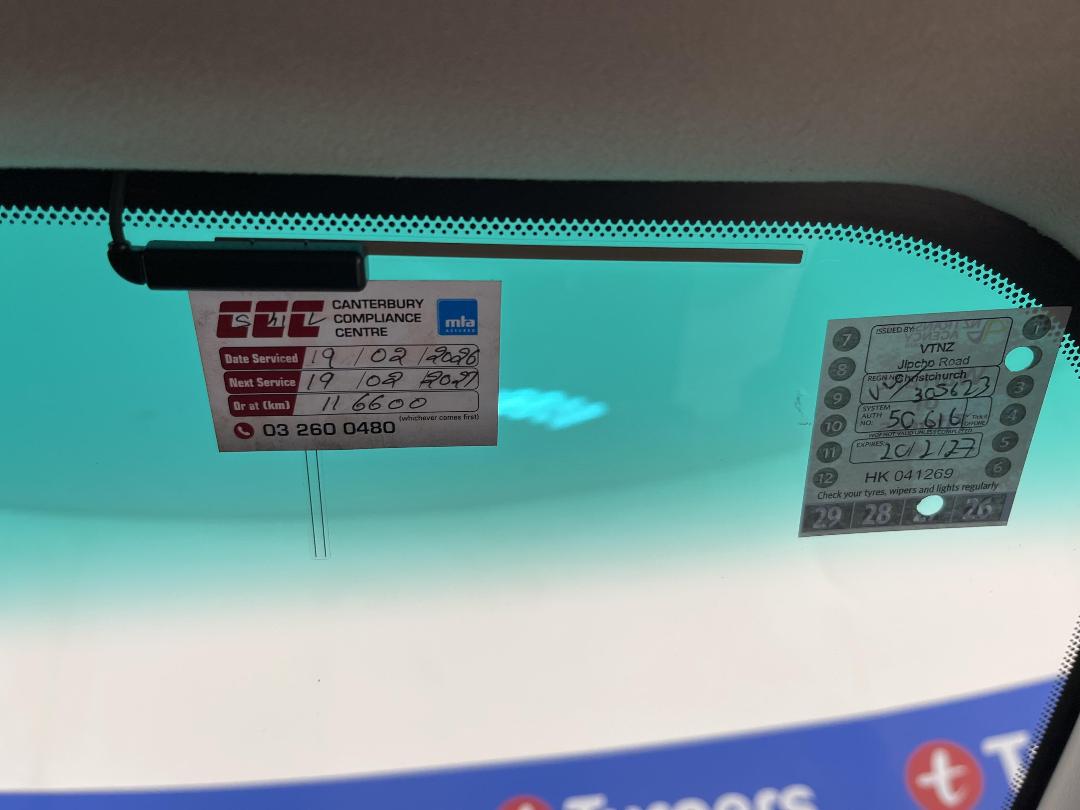 Photo '22' of Toyota Alphard