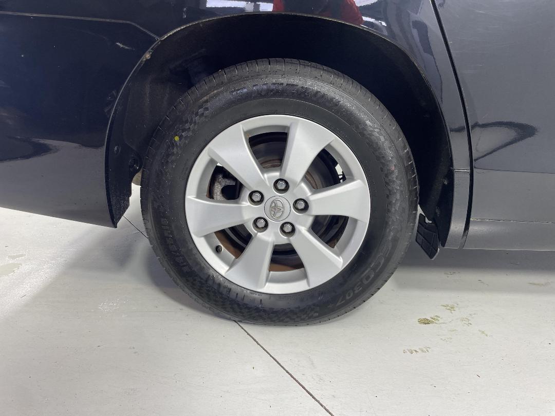 Photo '12' of Toyota Alphard