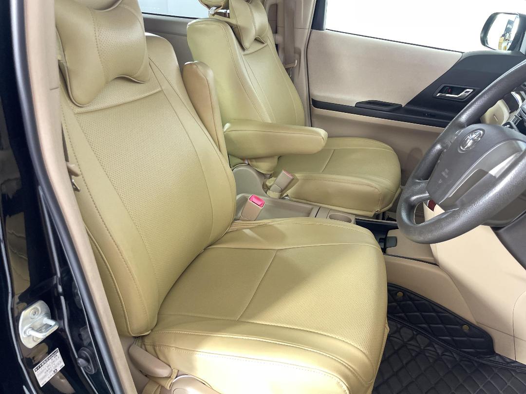 Photo '16' of Toyota Alphard