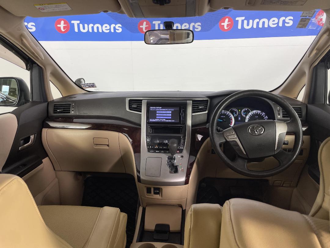 Photo '17' of Toyota Alphard