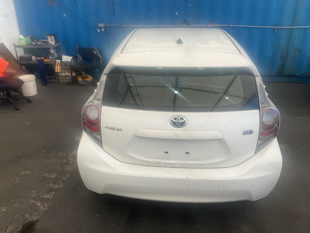 Photo '13' of Toyota Aqua