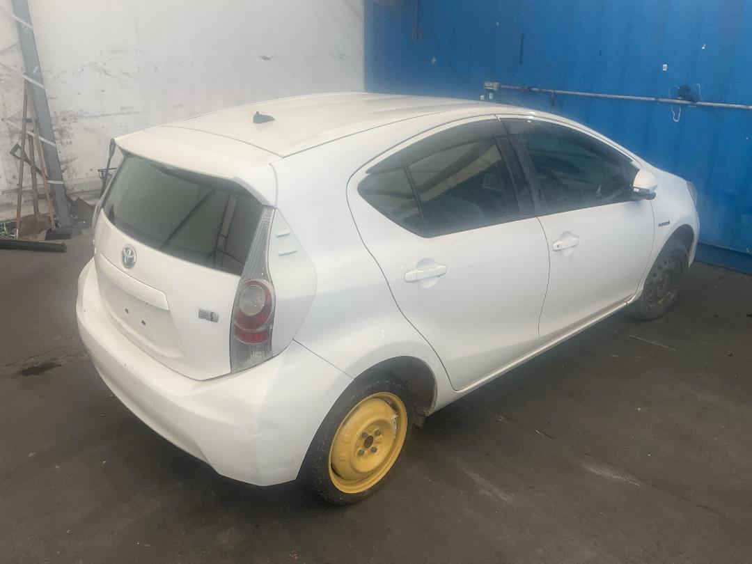 Photo '14' of Toyota Aqua