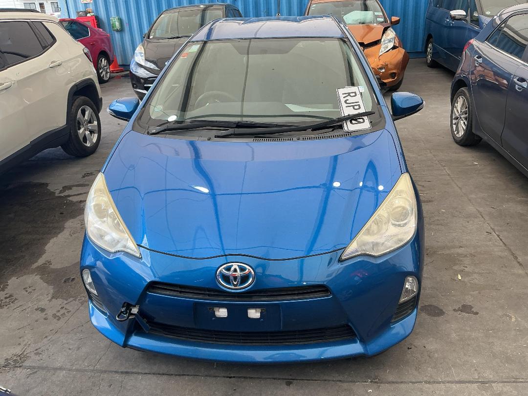 Photo '3' of Toyota Aqua Hybrid Photo '3' of Toyota Aqua Hybrid