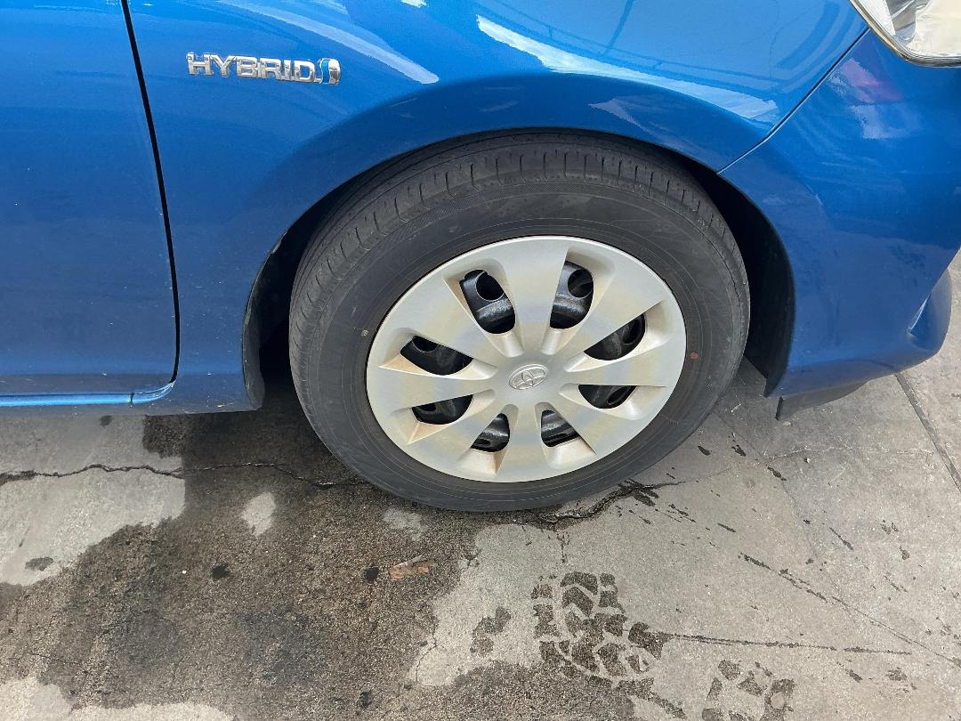 Photo '2' of Toyota Aqua Hybrid Photo '2' of Toyota Aqua Hybrid