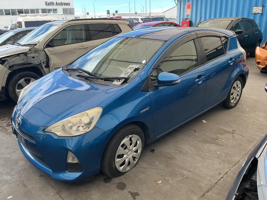 Photo '4' of Toyota Aqua Hybrid Photo '4' of Toyota Aqua Hybrid