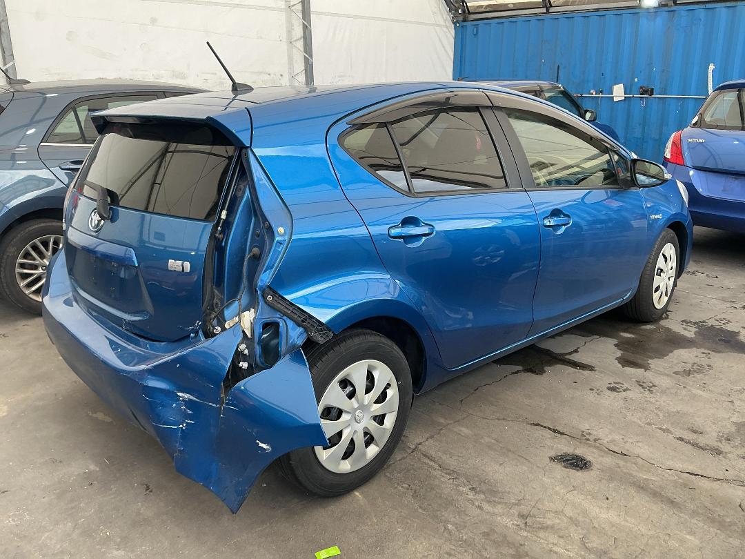 Photo '13' of Toyota Aqua Hybrid Photo '13' of Toyota Aqua Hybrid