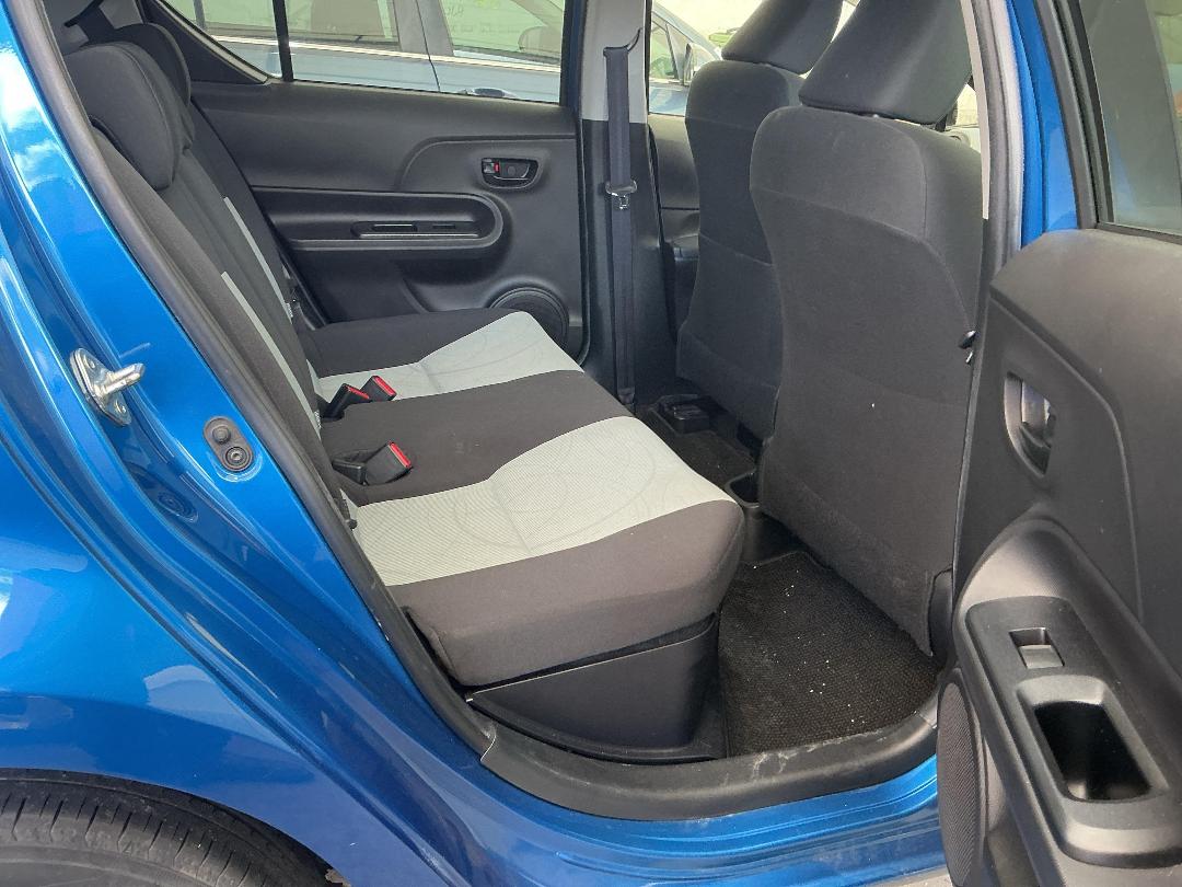 Photo '15' of Toyota Aqua Hybrid Photo '15' of Toyota Aqua Hybrid