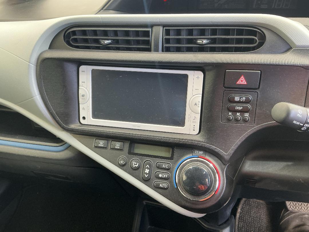 Photo '19' of Toyota Aqua Hybrid Photo '19' of Toyota Aqua Hybrid