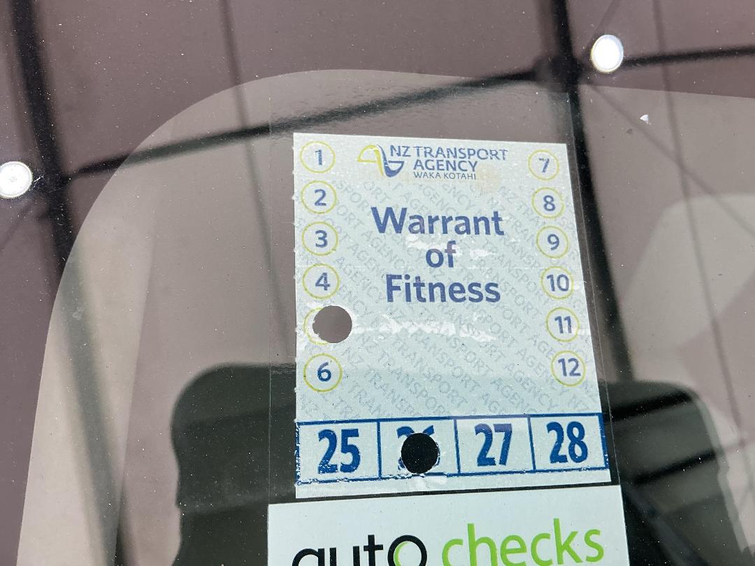 Photo '22' of Toyota Aqua Hybrid Photo '22' of Toyota Aqua Hybrid